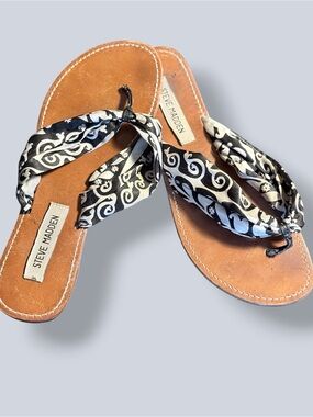 Steve Madden GUC Black & White Scarf-Style Sandals- Size 8